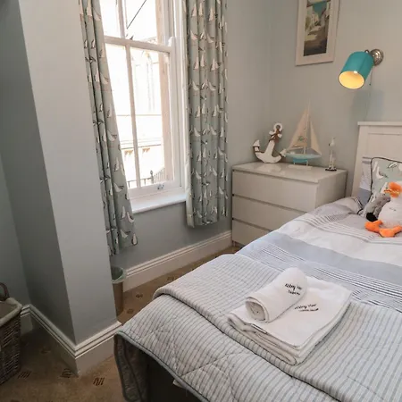 Stanton House - Abbey View, Flat 3 * 휫비