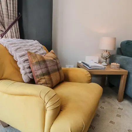 Stanton House - Abbey View, Flat 3 *