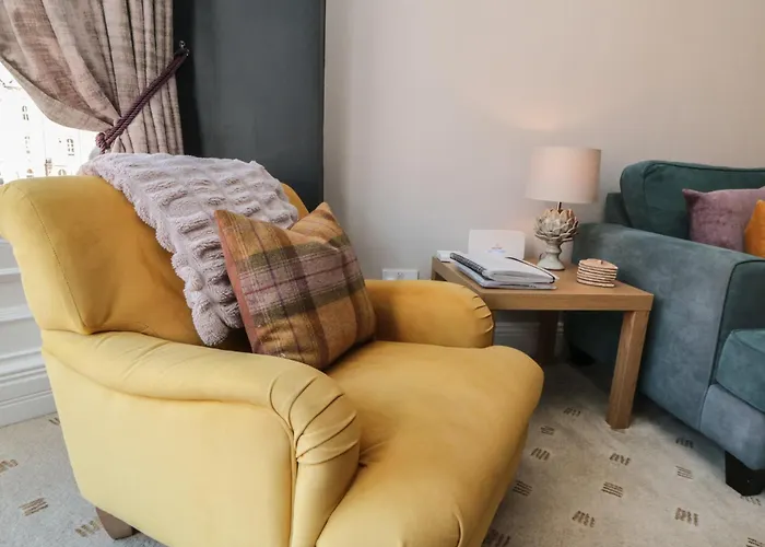 Stanton House - Abbey View, Flat 3 *